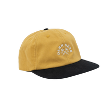 color: gold/black ~ alt: Bolsa Hat